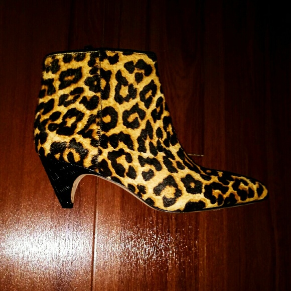 Sam Edelman "Lucy" Leopard Print Booties - Picture 7 of 8